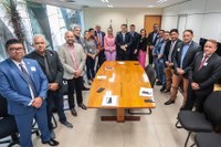 Vereadores, prefeito Márcio Serrão e Deputada Alliny Serrão, se reuniu com o Senador Davi Alcolumbre